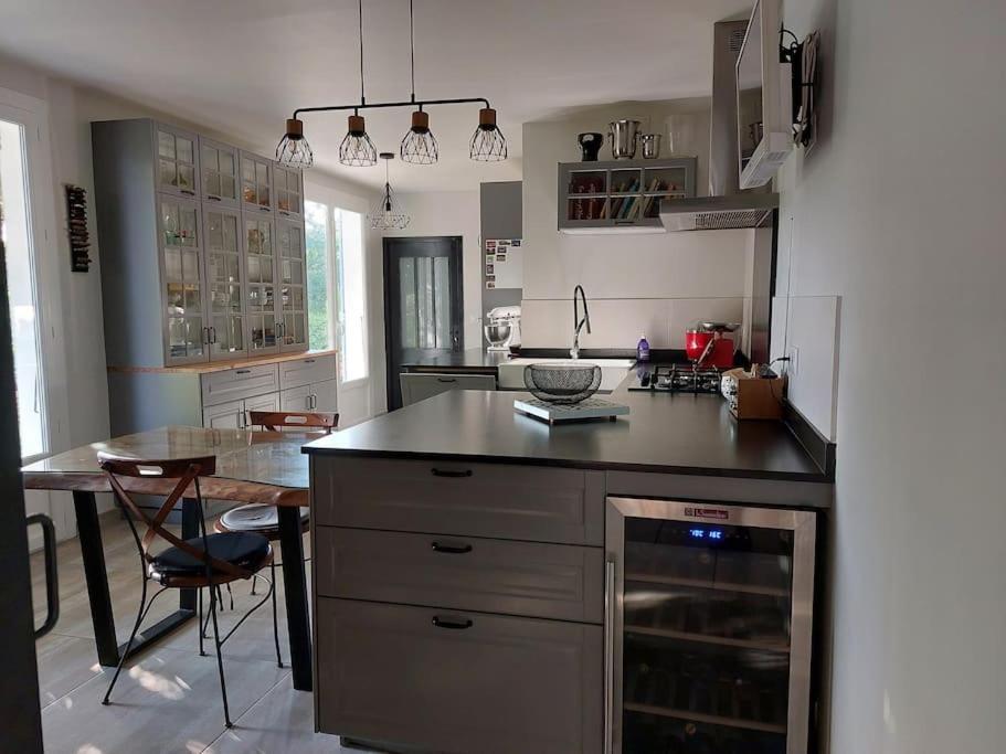 Villa De Charme Avec Piscine Saint-Jory Eksteriør bilde